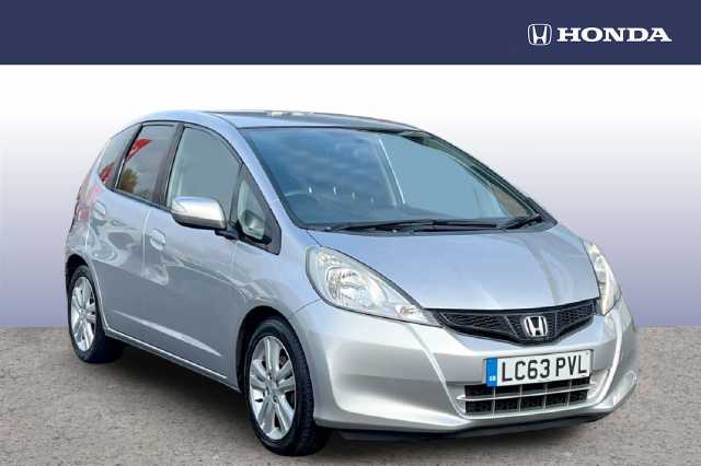 Honda Jazz Es + I-Vtec Cvt 