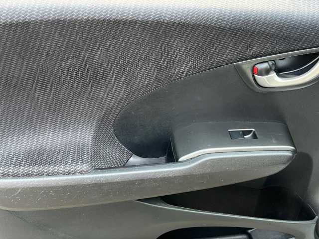 Honda Jazz Es + I-Vtec Cvt 