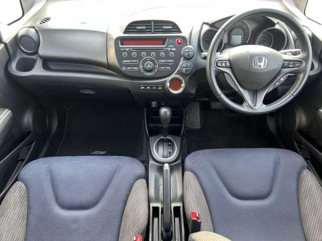 Honda Jazz Es + I-Vtec Cvt 