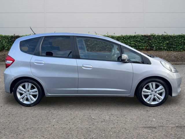 Honda Jazz Es + I-Vtec Cvt 