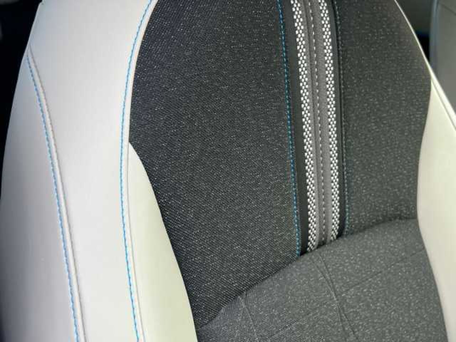 Honda HR-V Hybrid 1.5 h i-MMD e: HEV Advance Style SUV 5dr Petrol Hybrid CVT Euro 6 (s/s) (131 ps) 