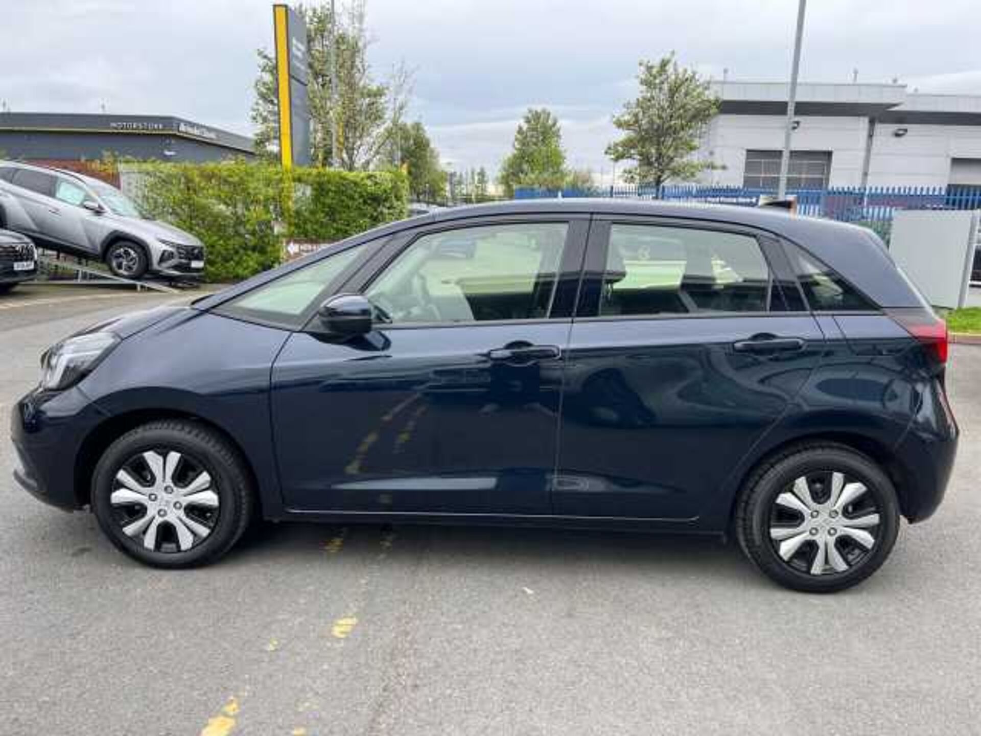 Honda Jazz Hybrid 1.5 h i-MMD SR Hatchback 5dr Petrol Hybrid eCVT Euro 6 (s/s) (109 ps) 