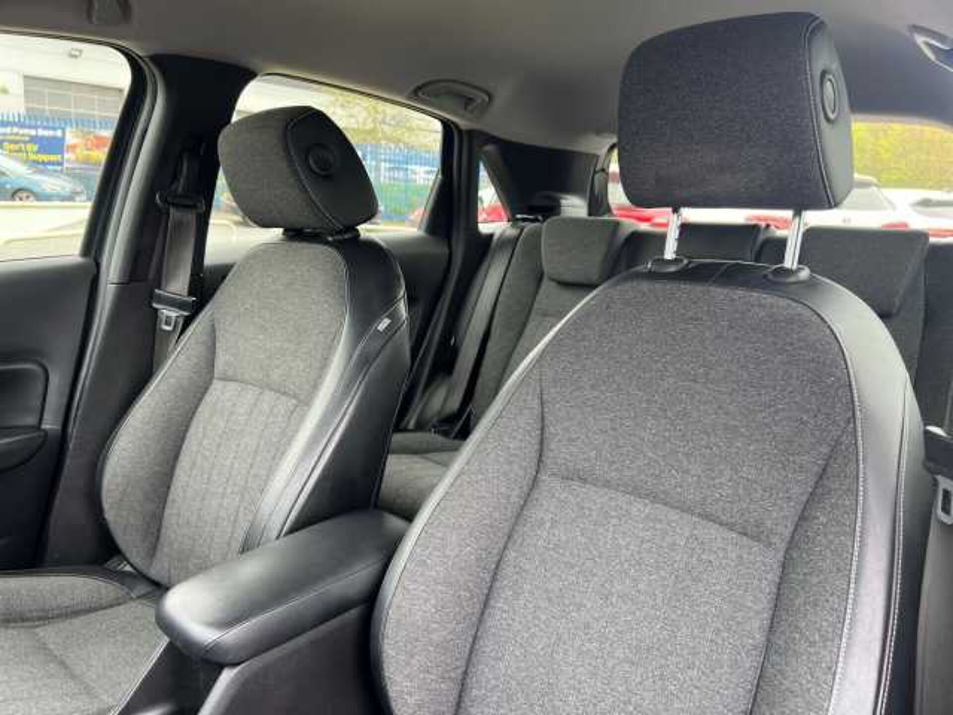 Honda Jazz Hybrid 1.5 h i-MMD SR Hatchback 5dr Petrol Hybrid eCVT Euro 6 (s/s) (109 ps) 