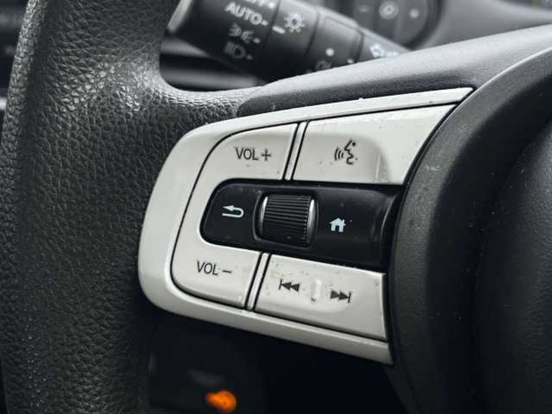 Honda Jazz Hybrid 1.5 h i-MMD SR Hatchback 5dr Petrol Hybrid eCVT Euro 6 (s/s) (109 ps) 