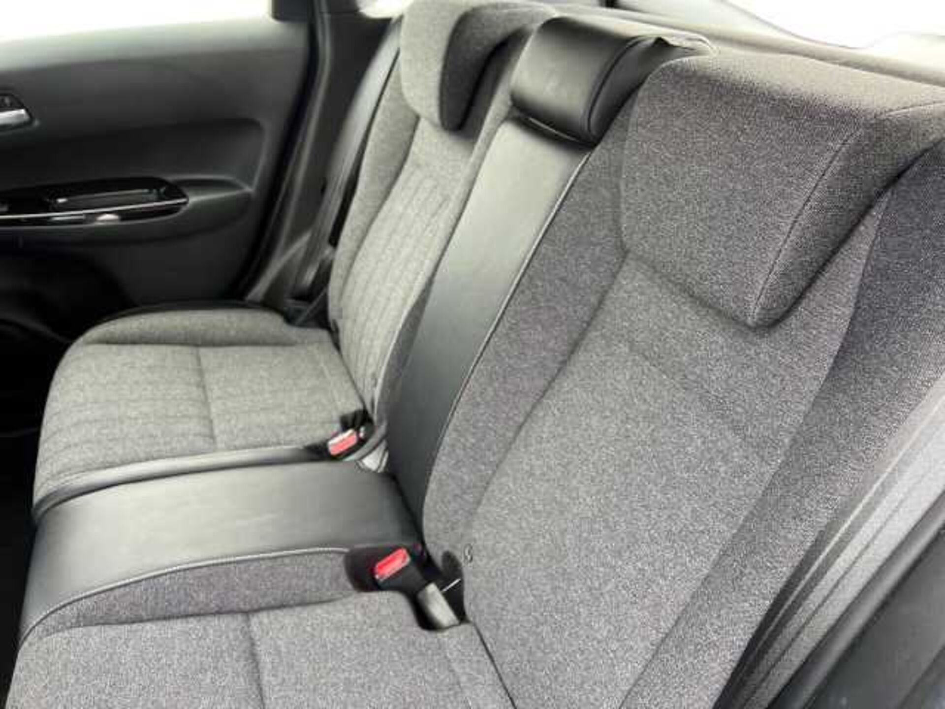 Honda Jazz Hybrid 1.5 h i-MMD SR Hatchback 5dr Petrol Hybrid eCVT Euro 6 (s/s) (109 ps) 