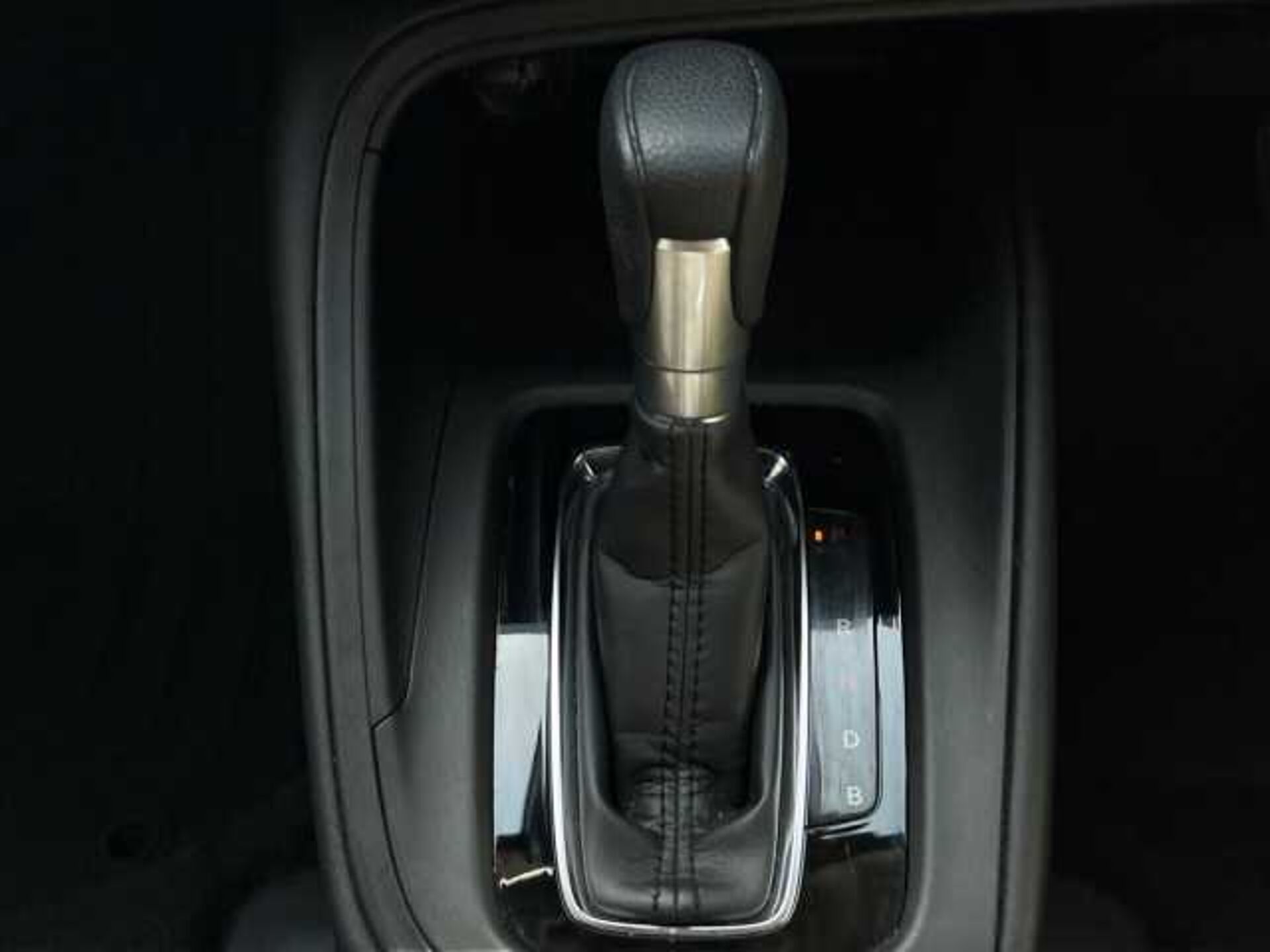 Honda HR-V Hybrid 1.5 h i-MMD Elegance SUV 5dr Petrol Hybrid CVT Euro 6 (s/s) (131 ps) 