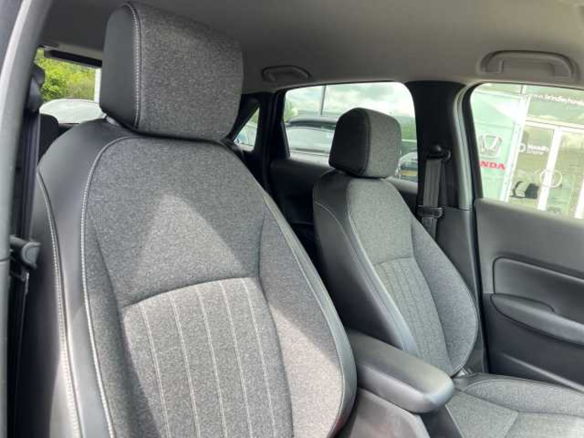 Honda Jazz Hybrid 1.5 h i-MMD Advance Hatchback 5dr Petrol Hybrid eCVT Euro 6 (s/s) (122 ps) 