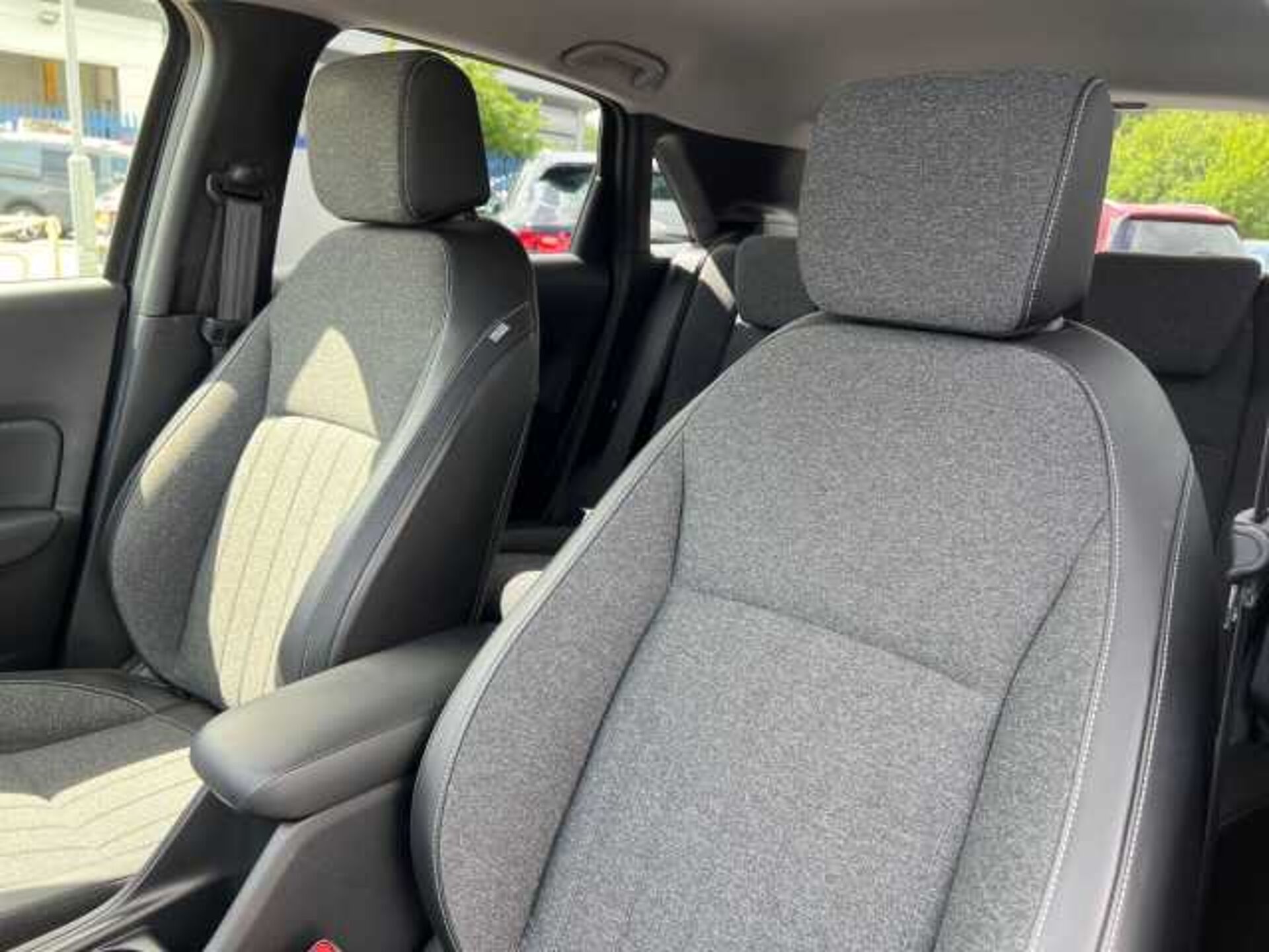 Honda Jazz Hybrid 1.5 h i-MMD Advance Hatchback 5dr Petrol Hybrid eCVT Euro 6 (s/s) (122 ps) 