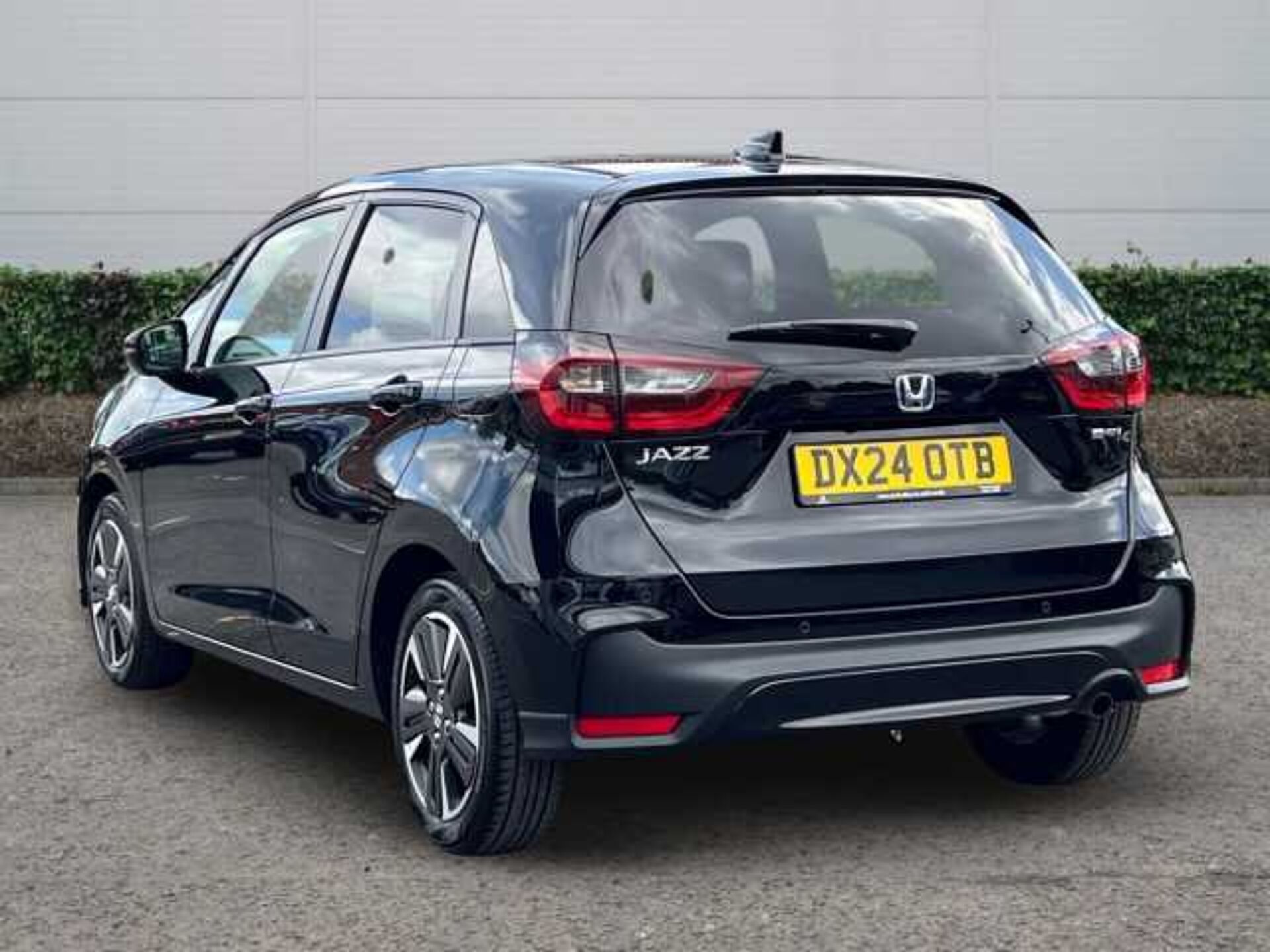 Honda Jazz Hybrid 1.5 h i-MMD Advance Hatchback 5dr Petrol Hybrid eCVT Euro 6 (s/s) (122 ps) 