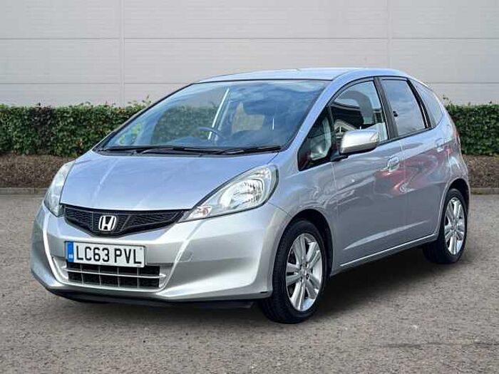 Honda Jazz Es + I-Vtec Cvt 