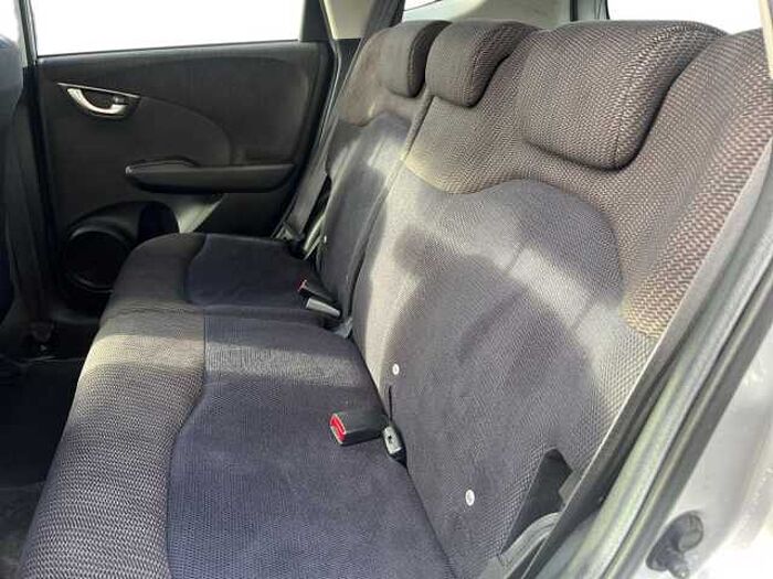 Honda Jazz Es + I-Vtec Cvt 