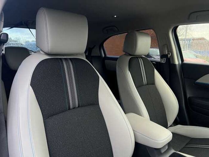 Honda HR-V Hybrid 1.5 h i-MMD e:HEV Advance Style SUV 5dr Petrol Hybrid CVT Euro 6 (s/s) (131 ps) 