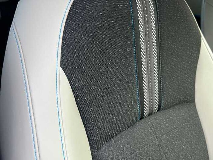 Honda HR-V Hybrid 1.5 h i-MMD e:HEV Advance Style SUV 5dr Petrol Hybrid CVT Euro 6 (s/s) (131 ps) 