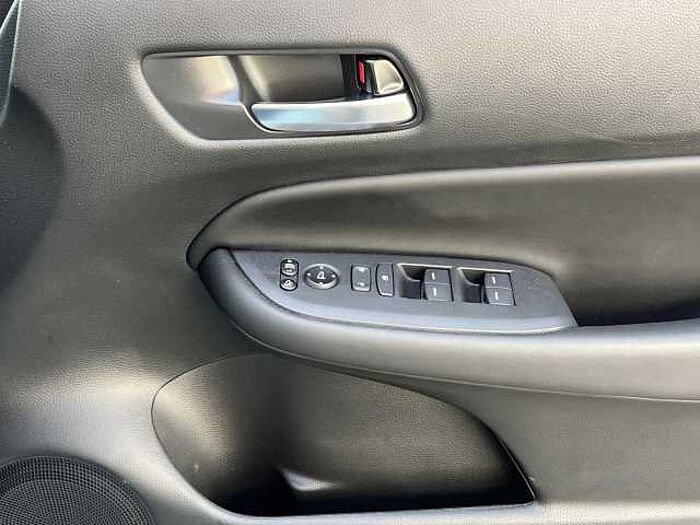 Honda Jazz Hybrid 1.5 h i-MMD Crosstar Advance Hatchback 5dr Petrol Hybrid eCVT Euro 6 (s/s) (122 