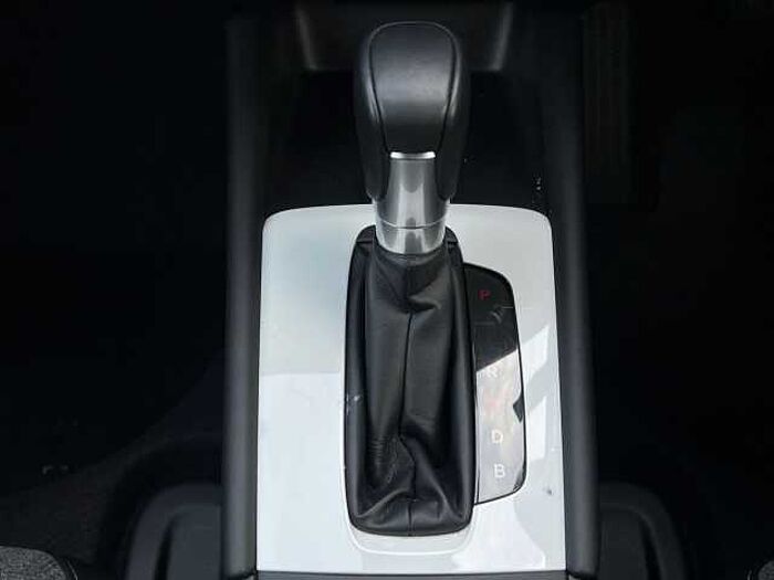 Honda Jazz Hybrid 1.5 h i-MMD Advance Hatchback 5dr Petrol Hybrid eCVT Euro 6 (s/s) (122 ps) 
