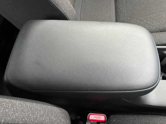 Honda HR-V Hybrid 1.5 h i-MMD Elegance SUV 5dr Petrol Hybrid CVT Euro 6 (s/s) (131 ps) 