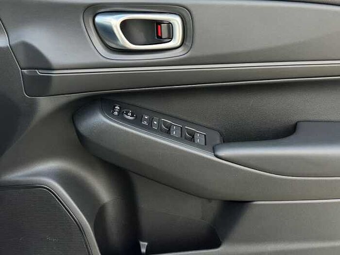 Honda HR-V Hybrid 1.5 h i-MMD Elegance SUV 5dr Petrol Hybrid CVT Euro 6 (s/s) (131 ps) 