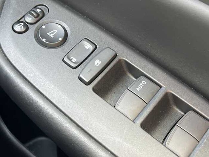 Honda Jazz Hybrid 1.5 h i-MMD SR Hatchback 5dr Petrol Hybrid eCVT Euro 6 (s/s) (109 ps) 