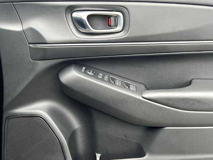 Honda HR-V Hybrid 1.5 h i-MMD Elegance SUV 5dr Petrol Hybrid CVT Euro 6 (s/s) (131 ps) 