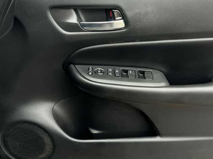 Honda Jazz Hybrid 1.5 h i-MMD SR Hatchback 5dr Petrol Hybrid eCVT Euro 6 (s/s) (109 ps) 