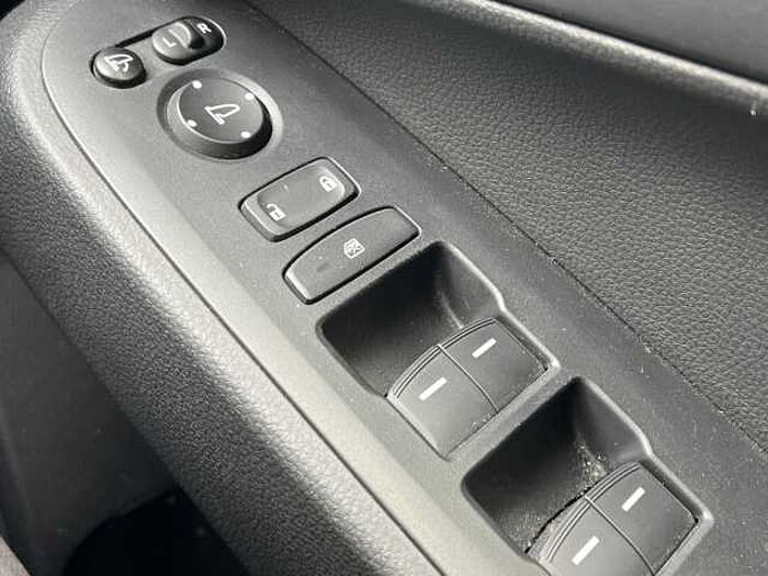 Honda HR-V Hybrid 1.5 h i-MMD Elegance SUV 5dr Petrol Hybrid CVT Euro 6 (s/s) (131 ps) 