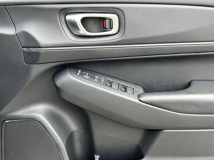 Honda HR-V Hybrid 1.5 h i-MMD Elegance SUV 5dr Petrol Hybrid CVT Euro 6 (s/s) (131 ps) 