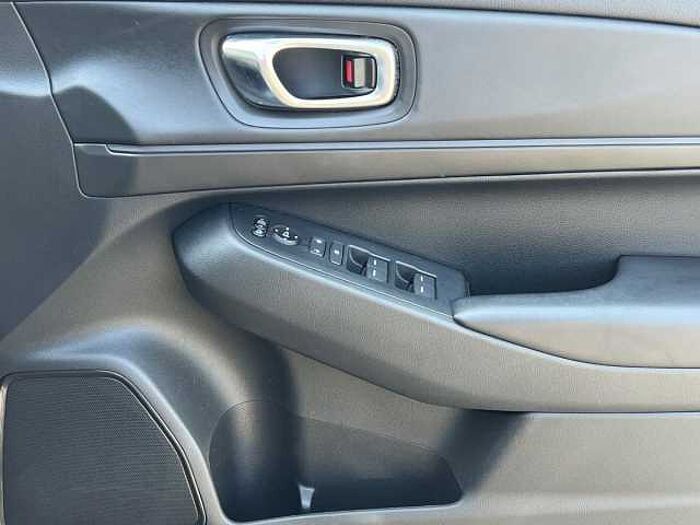 Honda HR-V Hybrid 1.5 h i-MMD Elegance SUV 5dr Petrol Hybrid CVT Euro 6 (s/s) (131 ps) 