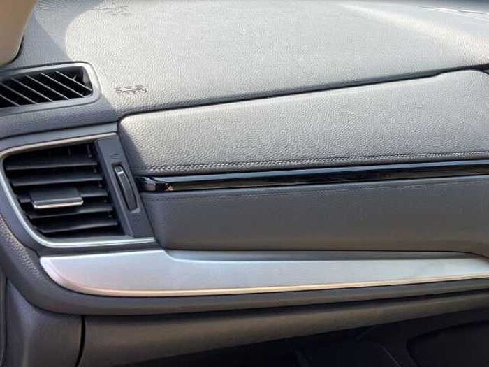Honda CR-V Hybrid 2.0 h i-MMD SR SUV 5dr Petrol Hybrid eCVT 4WD Euro 6 (s/s) (184 ps) 