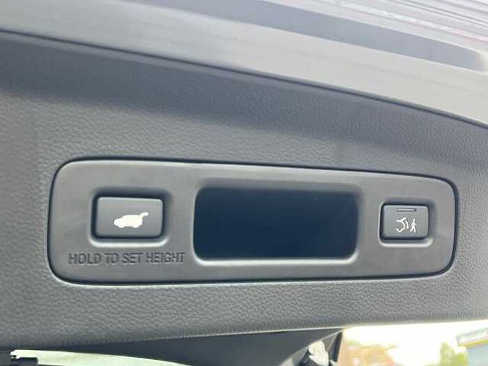 Honda HR-V Hybrid 1.5 h i-MMD e:HEV Advance Style SUV 5dr Petrol Hybrid CVT Euro 6 (s/s) (131 ps) 