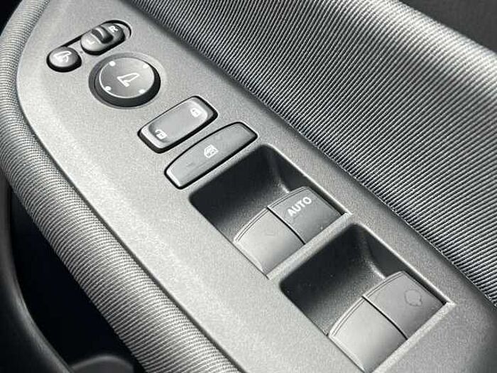 Honda Jazz Hybrid 1.5 h i-MMD Elegance Hatchback 5dr Petrol Hybrid eCVT Euro 6 (s/s) (122 ps) 