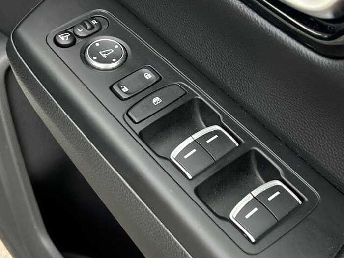 Honda CR-V Hybrid 2.0 h i-MMD Advance SUV 5dr Petrol Hybrid eCVT 4WD Euro 6 (s/s) (184 ps) 