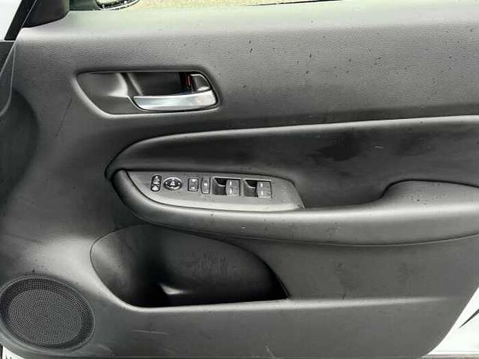Honda Jazz Hybrid 1.5 h i-MMD Advance Hatchback 5dr Petrol Hybrid eCVT Euro 6 (s/s) (122 ps) 